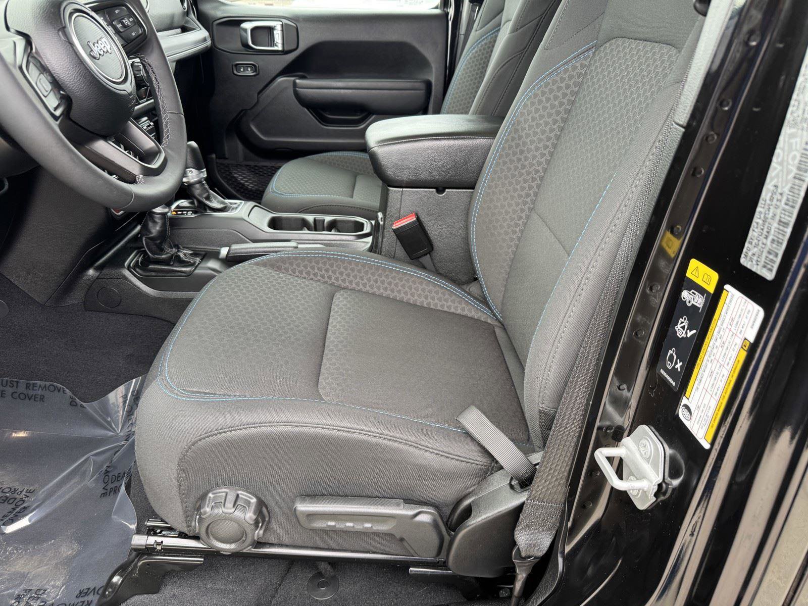 Certified 2025 Jeep Wrangler Unlimited Rubicon 4xe w/ Convenience Group image 16