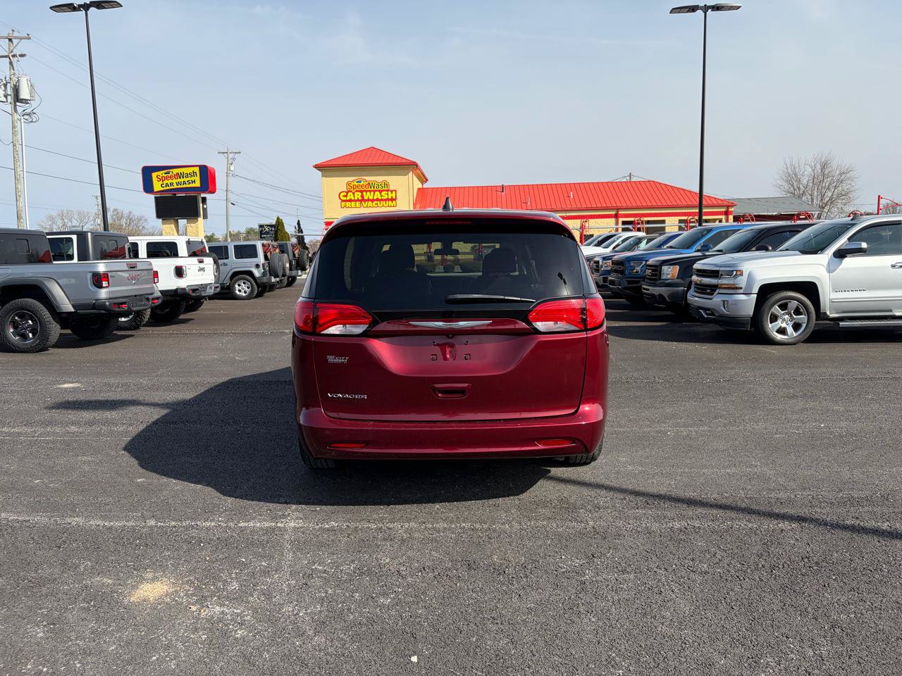 Used 2021 Chrysler Voyager LX FWD image 4