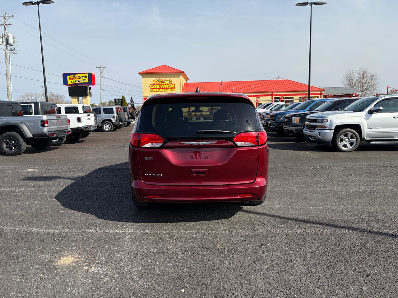 Used 2021 Chrysler Voyager LX image 4