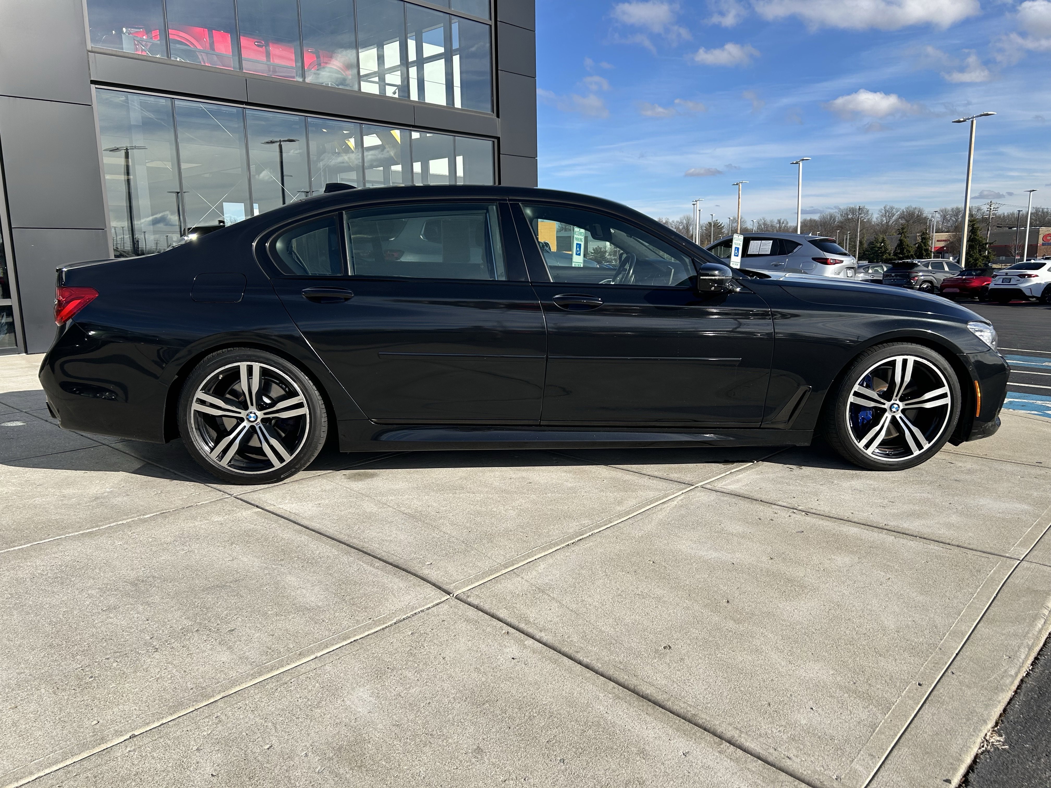 Used 2016 BMW 750i xDrive image 8