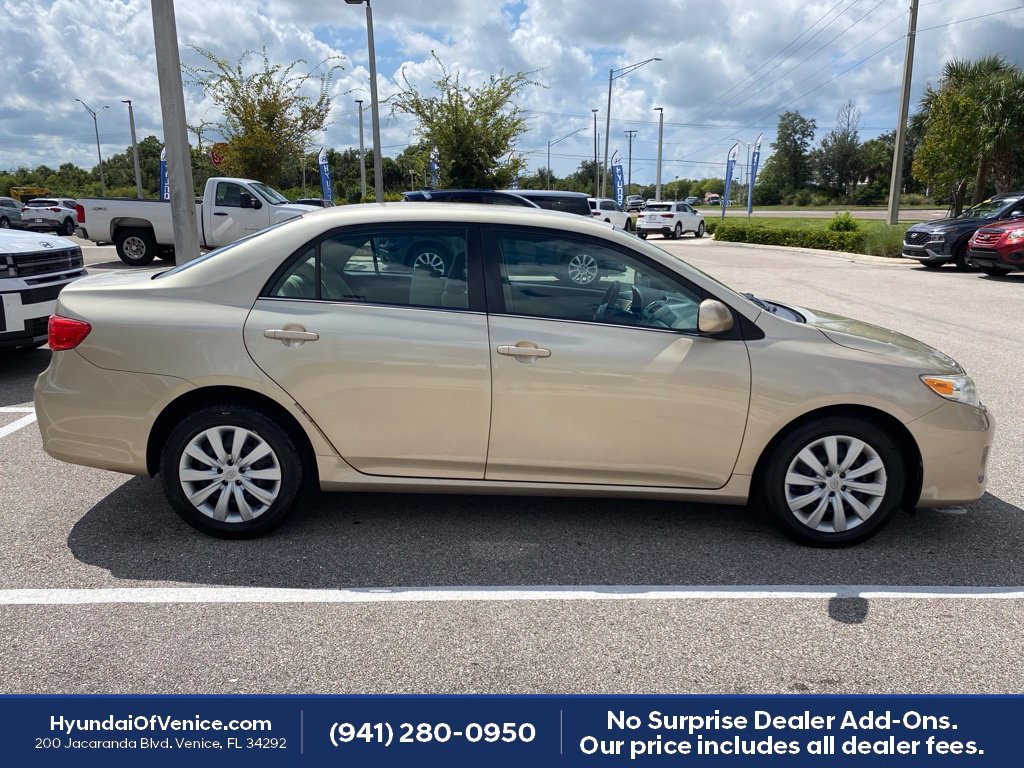Used 2013 Toyota Corolla LE FWD image 26