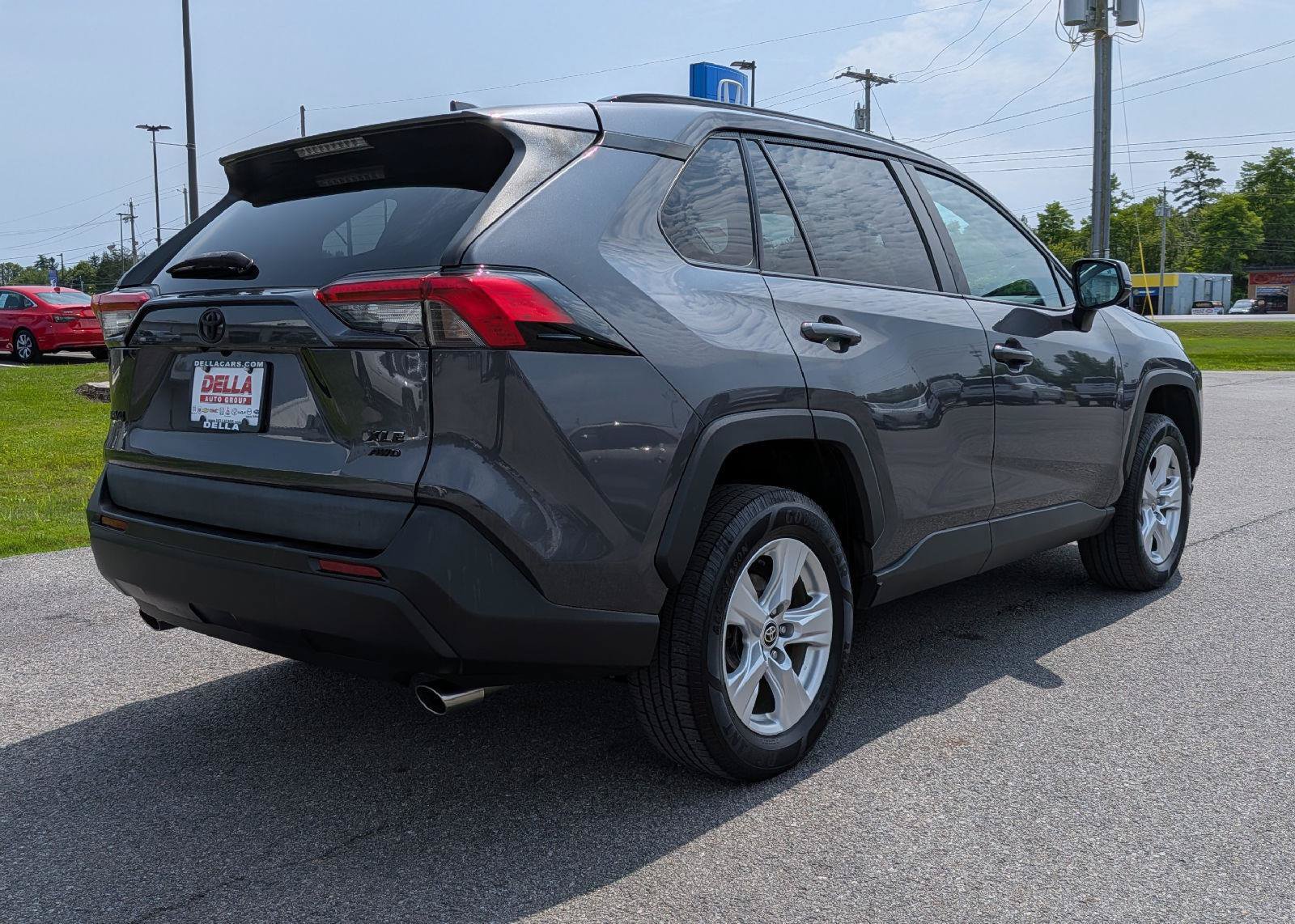 Used 2021 Toyota RAV4 XLE w/ Convenience Package AWD/4WD image 8