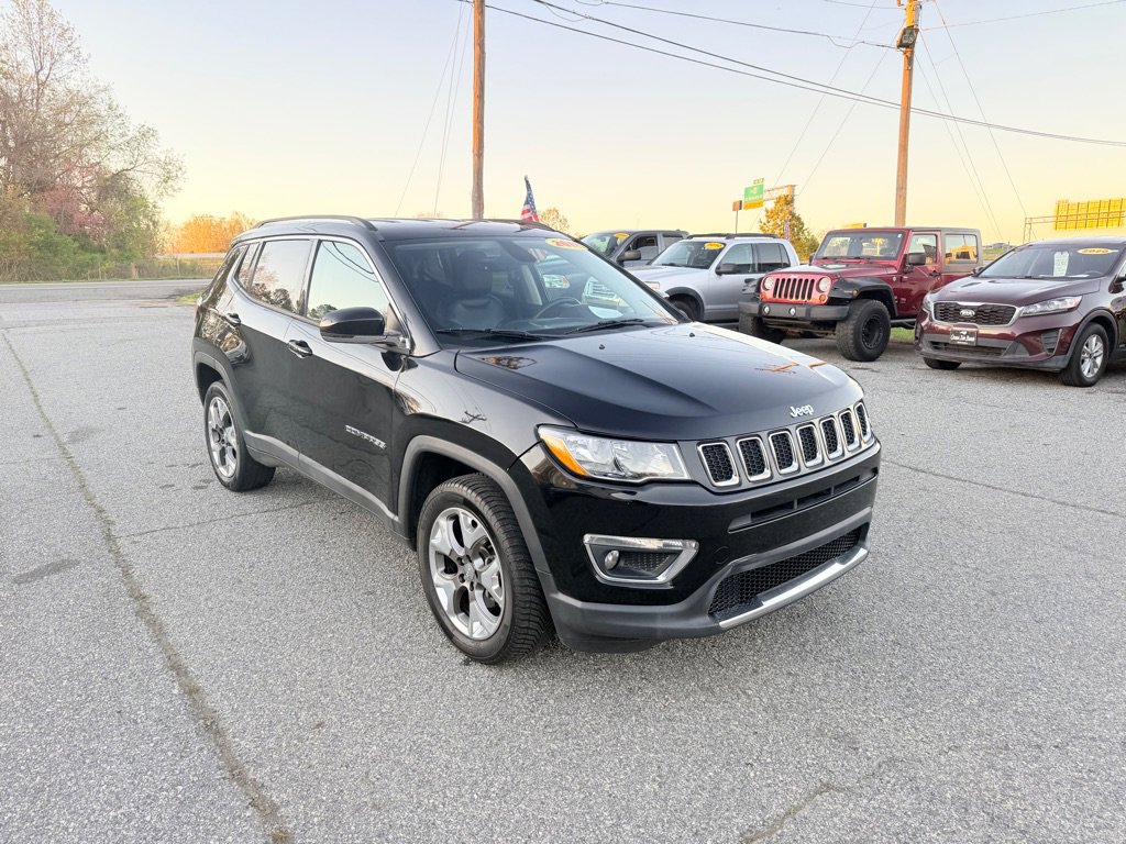 Used 2018 Jeep Compass Limited w/ Navigation Group AWD/4WD image 2