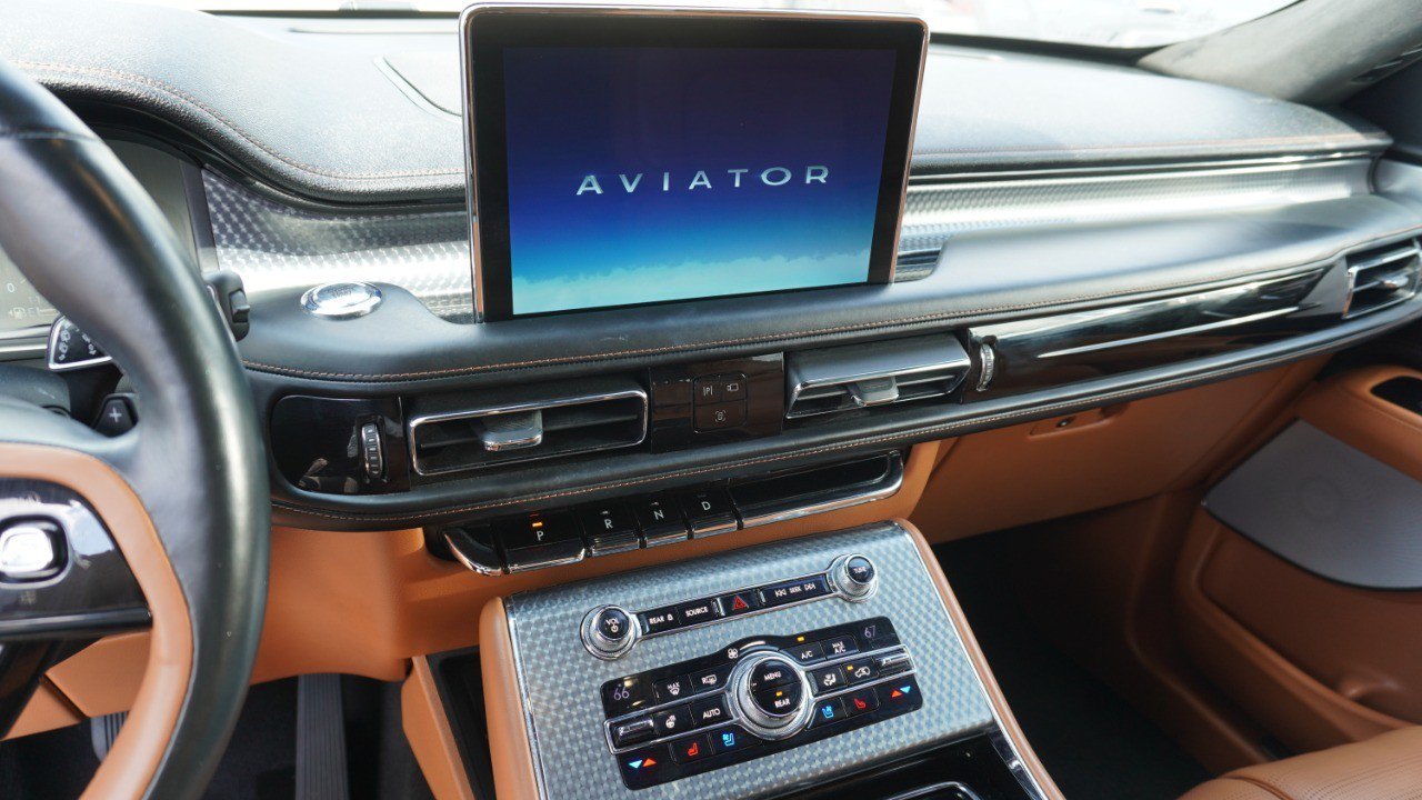 Used 2020 Lincoln Aviator Black Label w/ Class IV Trailer Tow Package AWD/4WD image 14