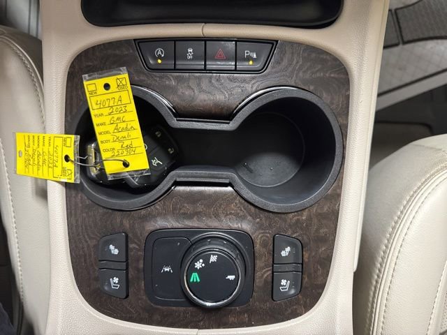 Used 2023 GMC Acadia Denali w/ Denali Ultimate Package FWD image 13