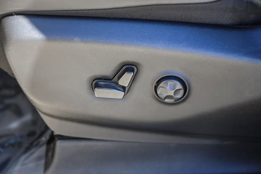 Used 2023 Chrysler Pacifica Limited image 23