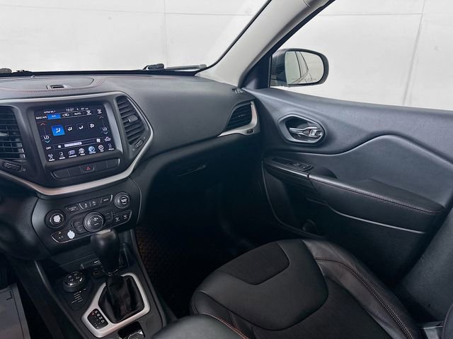 Used 2015 Jeep Cherokee Trailhawk w/ Comfort/Convenience Group image 24