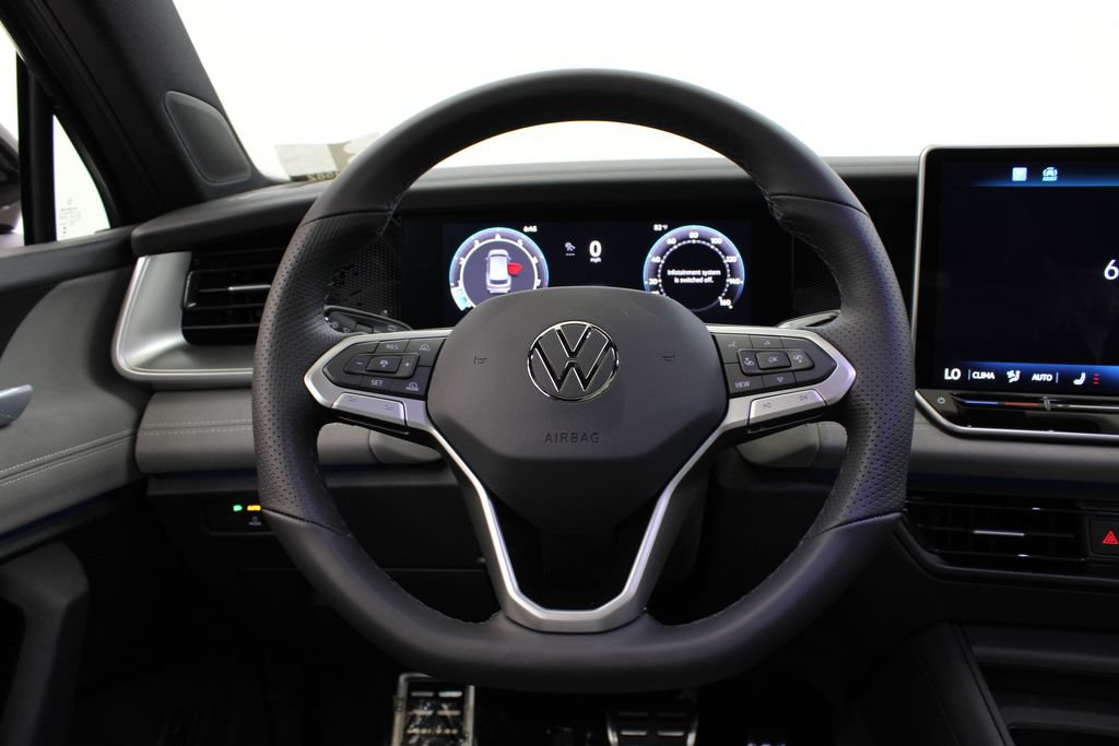 New 2026 Volkswagen Tiguan SE R-Line FWD image 21