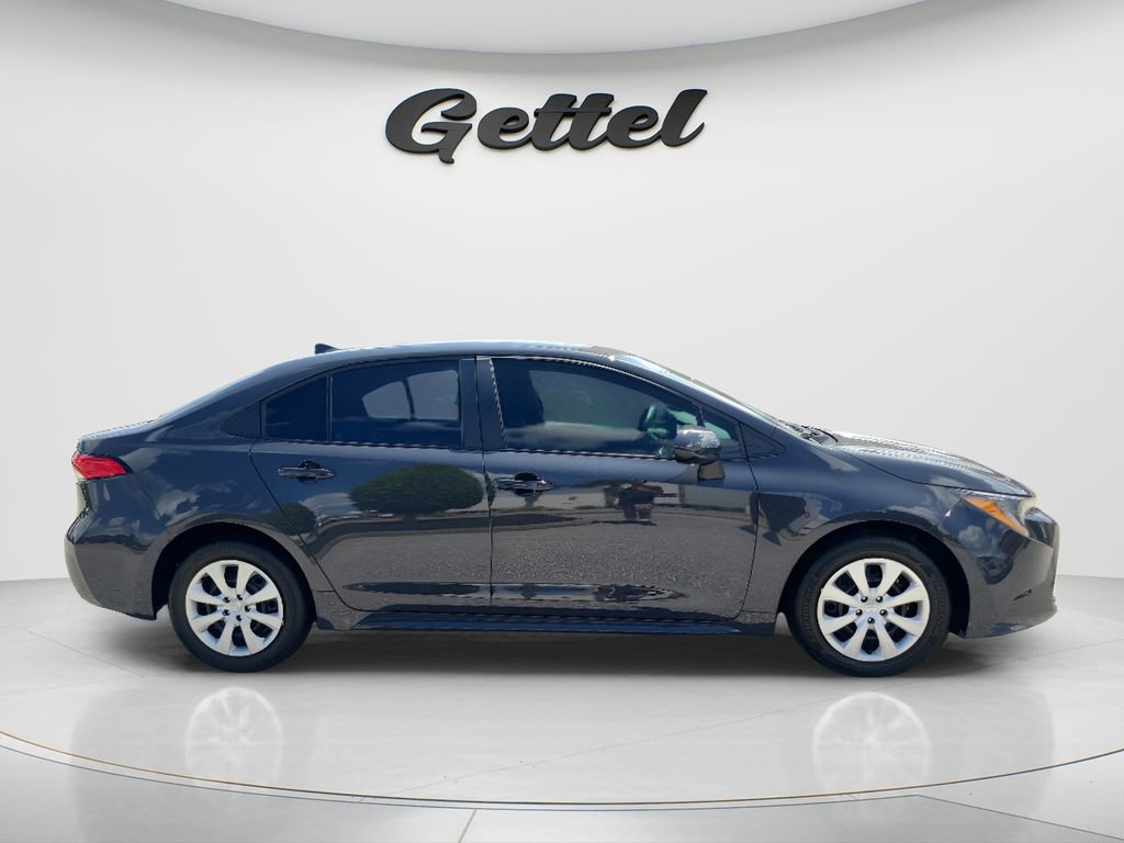Certified 2025 Toyota Corolla LE FWD image 4