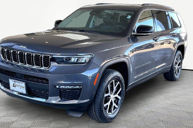 Used 2023 Jeep Grand Cherokee L Limited AWD/4WD image 3
