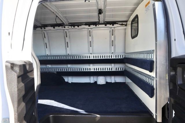 Used 2018 Chevrolet Express 2500 image 23