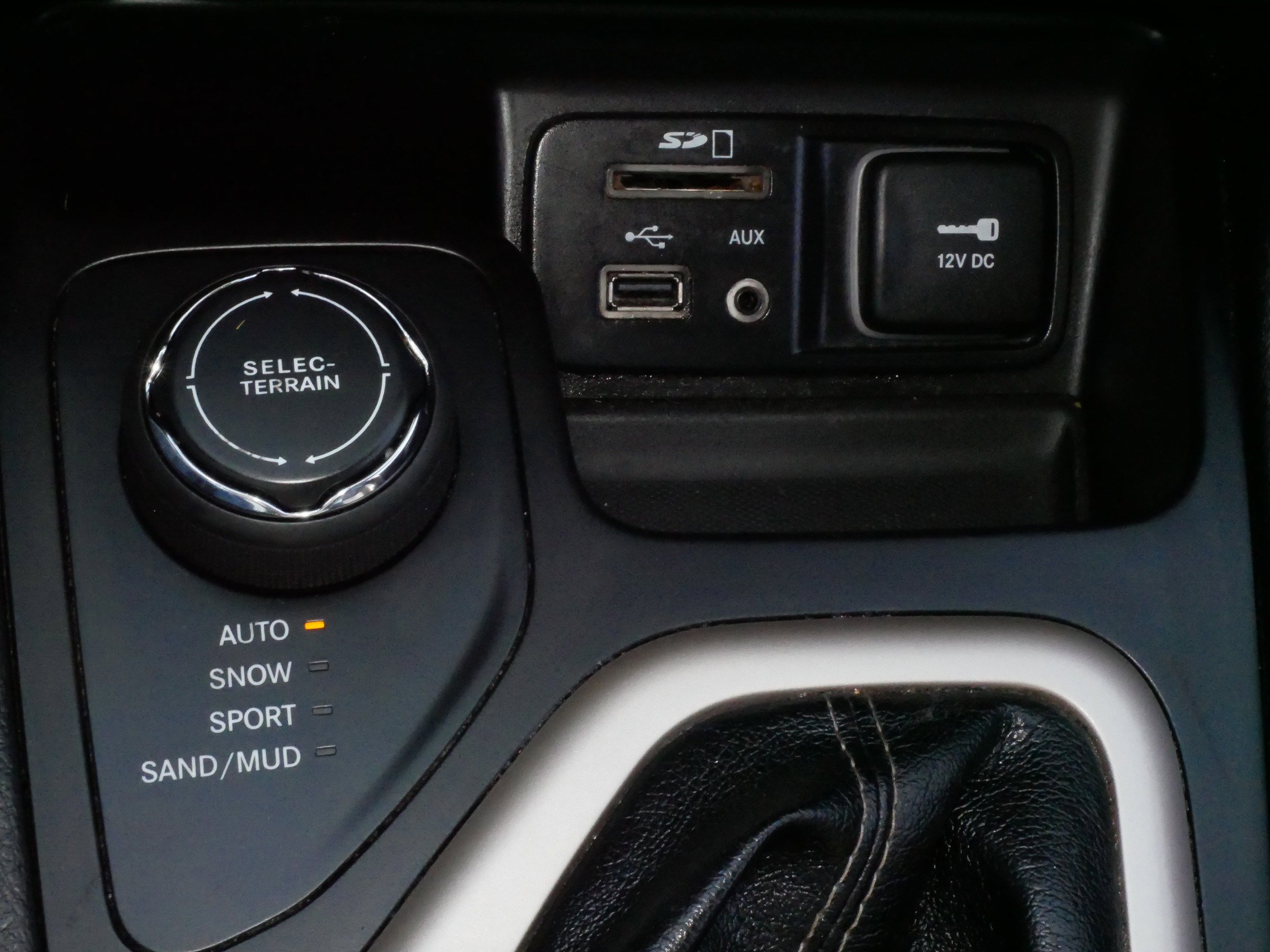 Used 2018 Jeep Cherokee Limited image 30