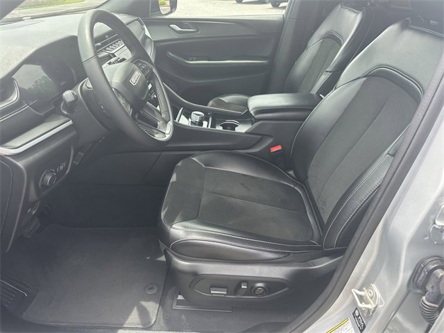 Used 2024 Jeep Grand Cherokee L Laredo image 6