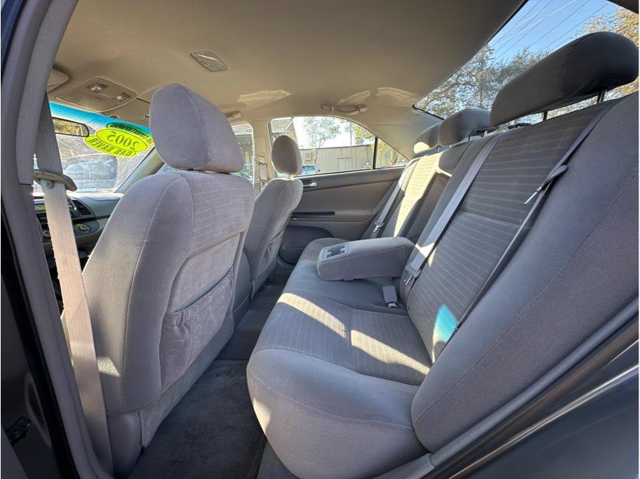 Used 2005 Toyota Camry LE FWD image 13