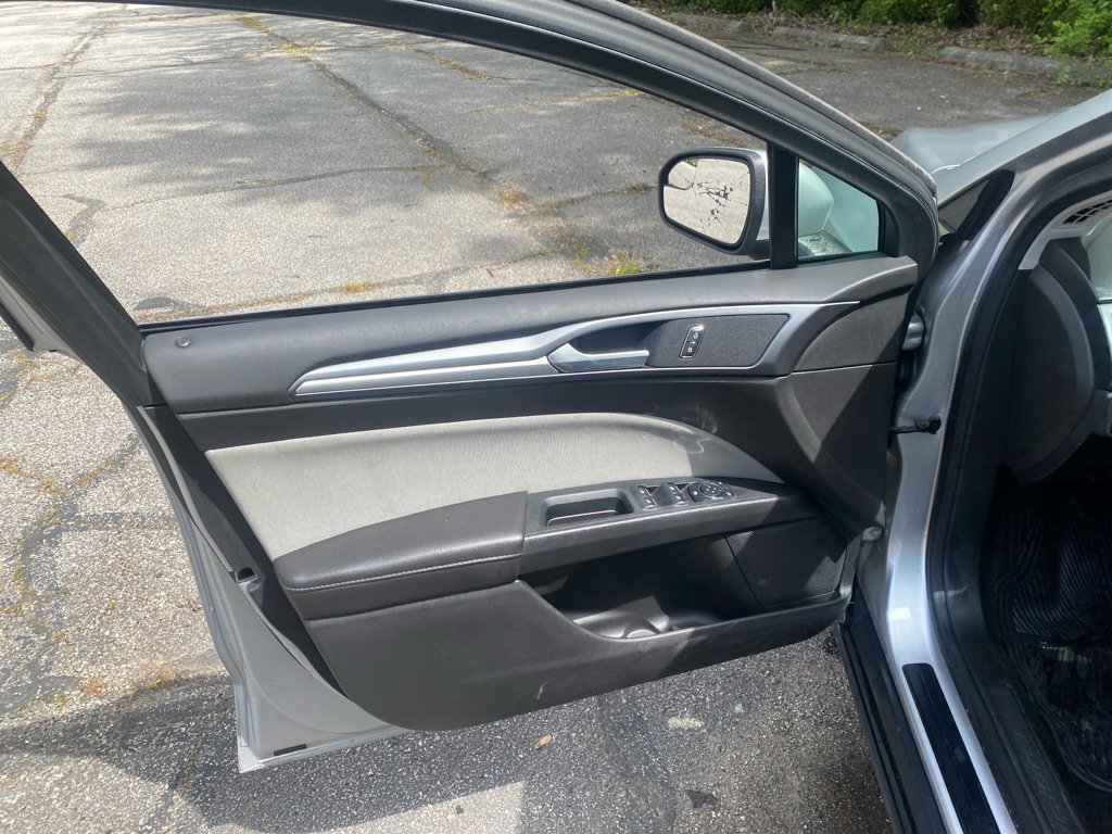Used 2013 Ford Fusion S FWD image 10