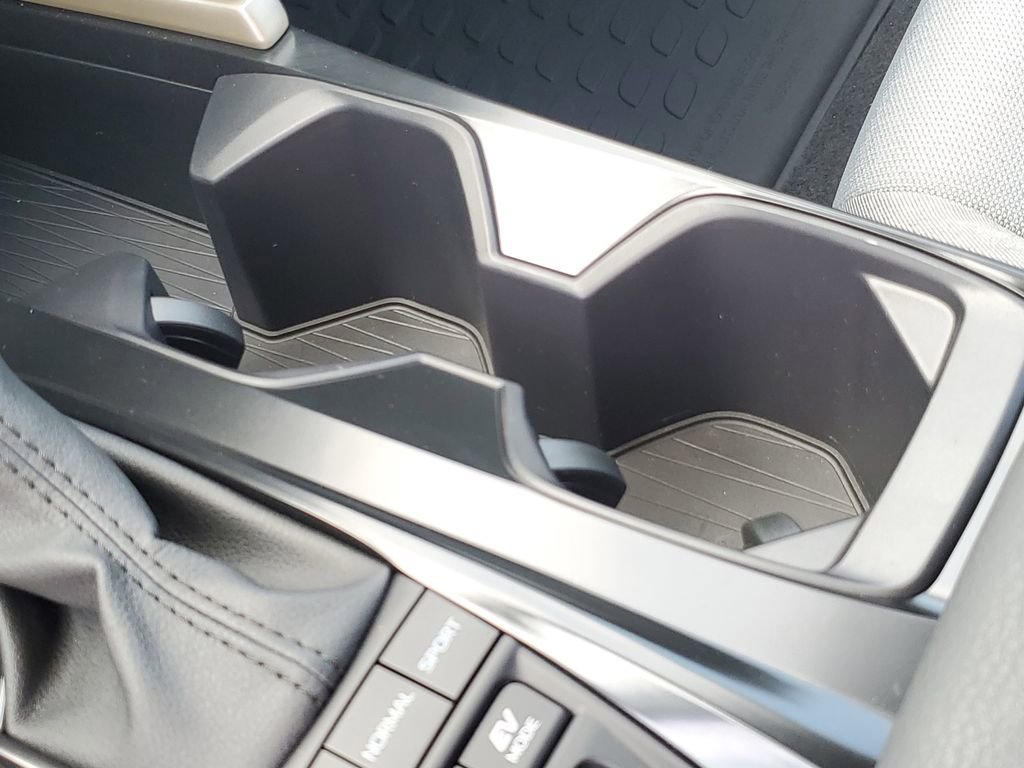 Used 2025 Toyota Camry LE w/ Convenience Package image 20