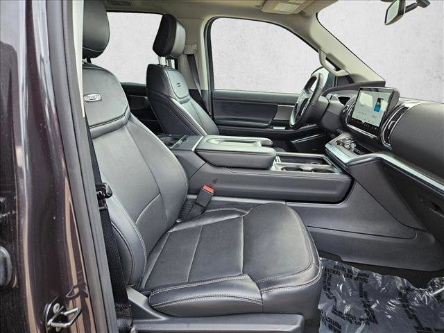 Used 2025 Ford Expedition Platinum AWD/4WD image 18