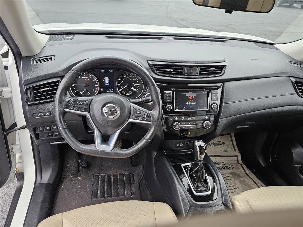 Used 2019 Nissan Rogue SV image 3