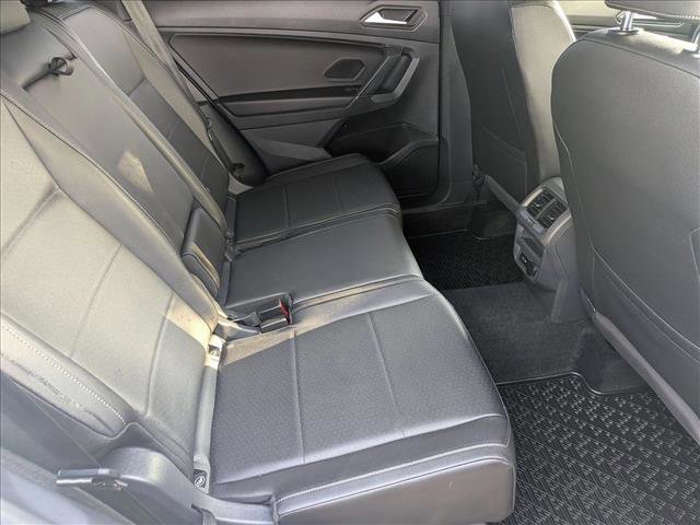 Used 2020 Volkswagen Tiguan SE R-Line AWD/4WD image 19