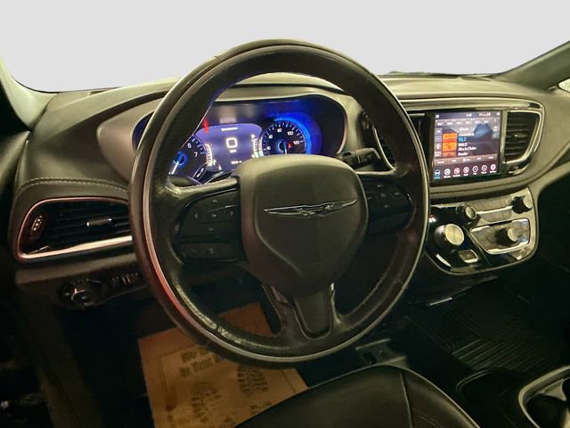 Used 2019 Chrysler Pacifica Limited w/ S Appearance Package image 12