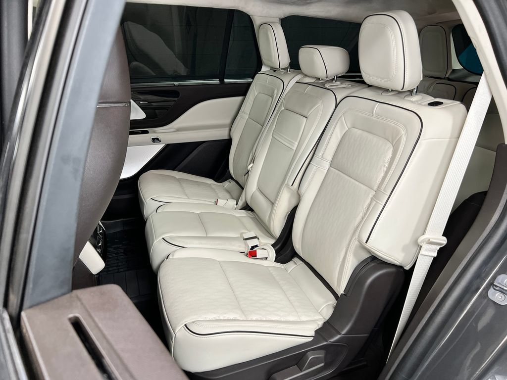 Used 2024 Lincoln Aviator Black Label AWD/4WD image 21
