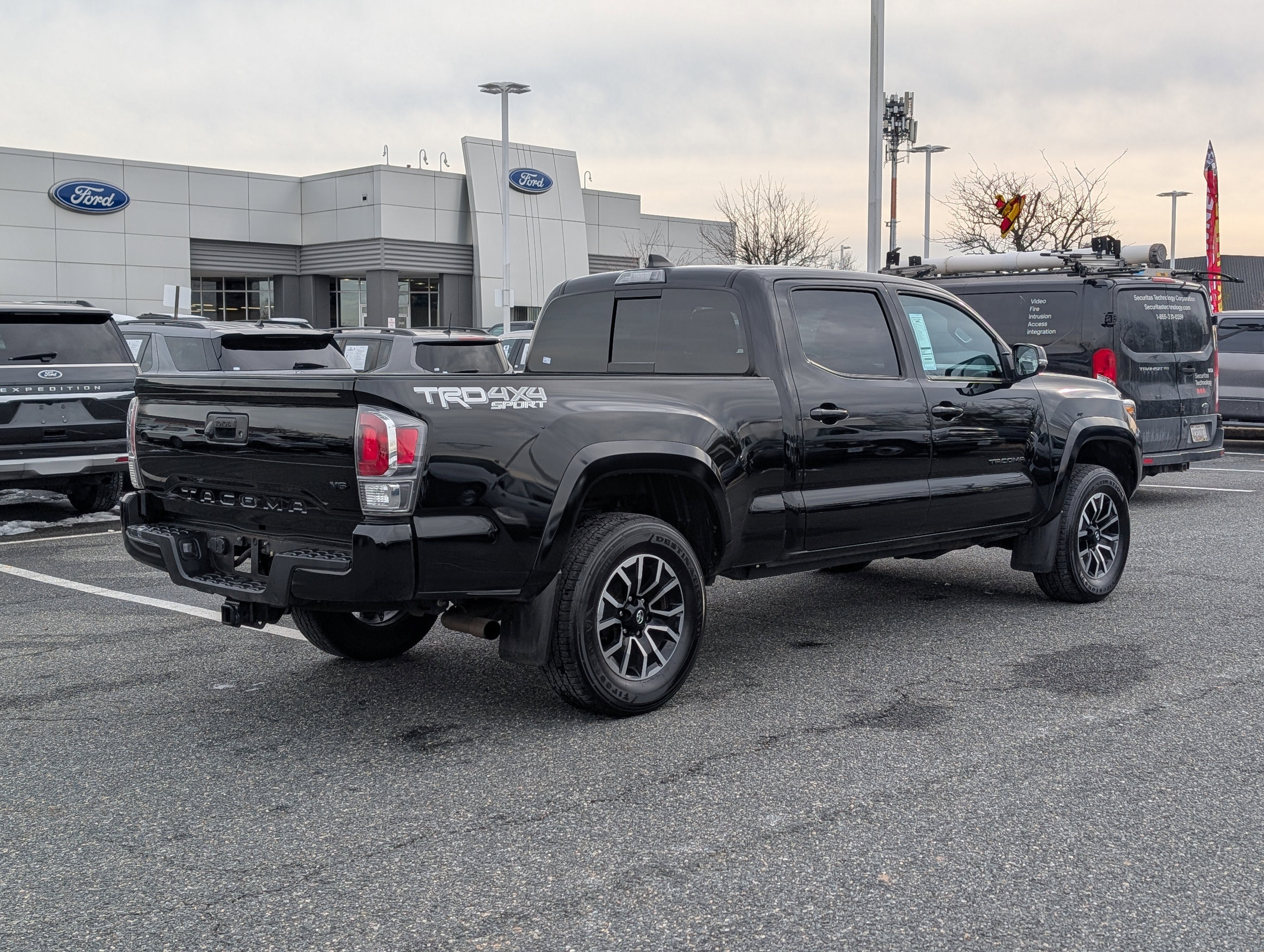 Used 2022 Toyota Tacoma TRD Sport image 3