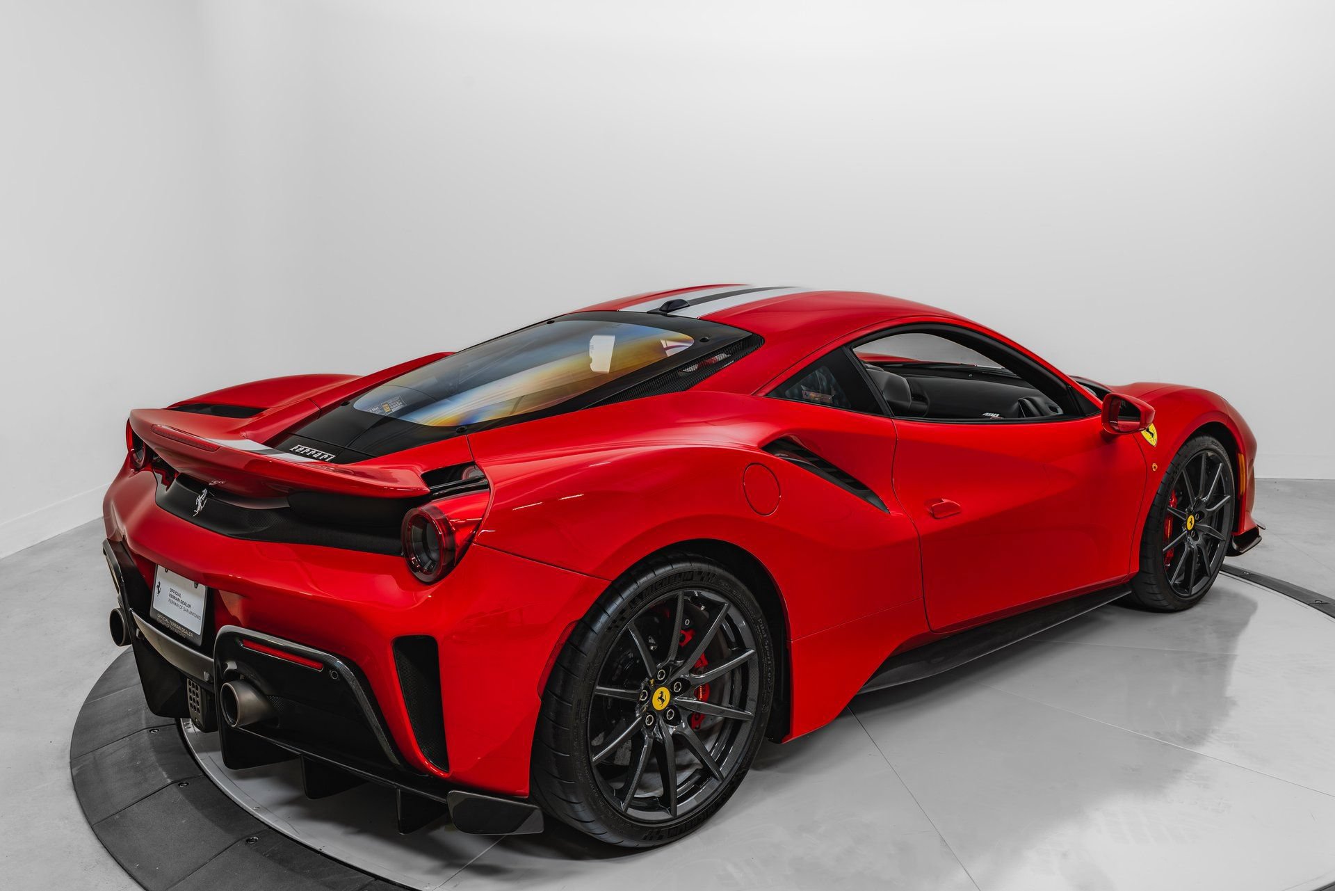 Certified 2020 Ferrari 488 Pista Coupe RWD image 9