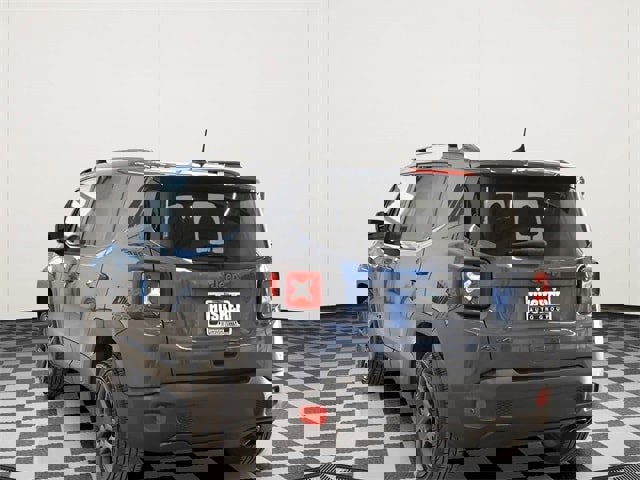 Used 2021 Jeep Renegade Latitude w/ Sun & Sound Group image 10