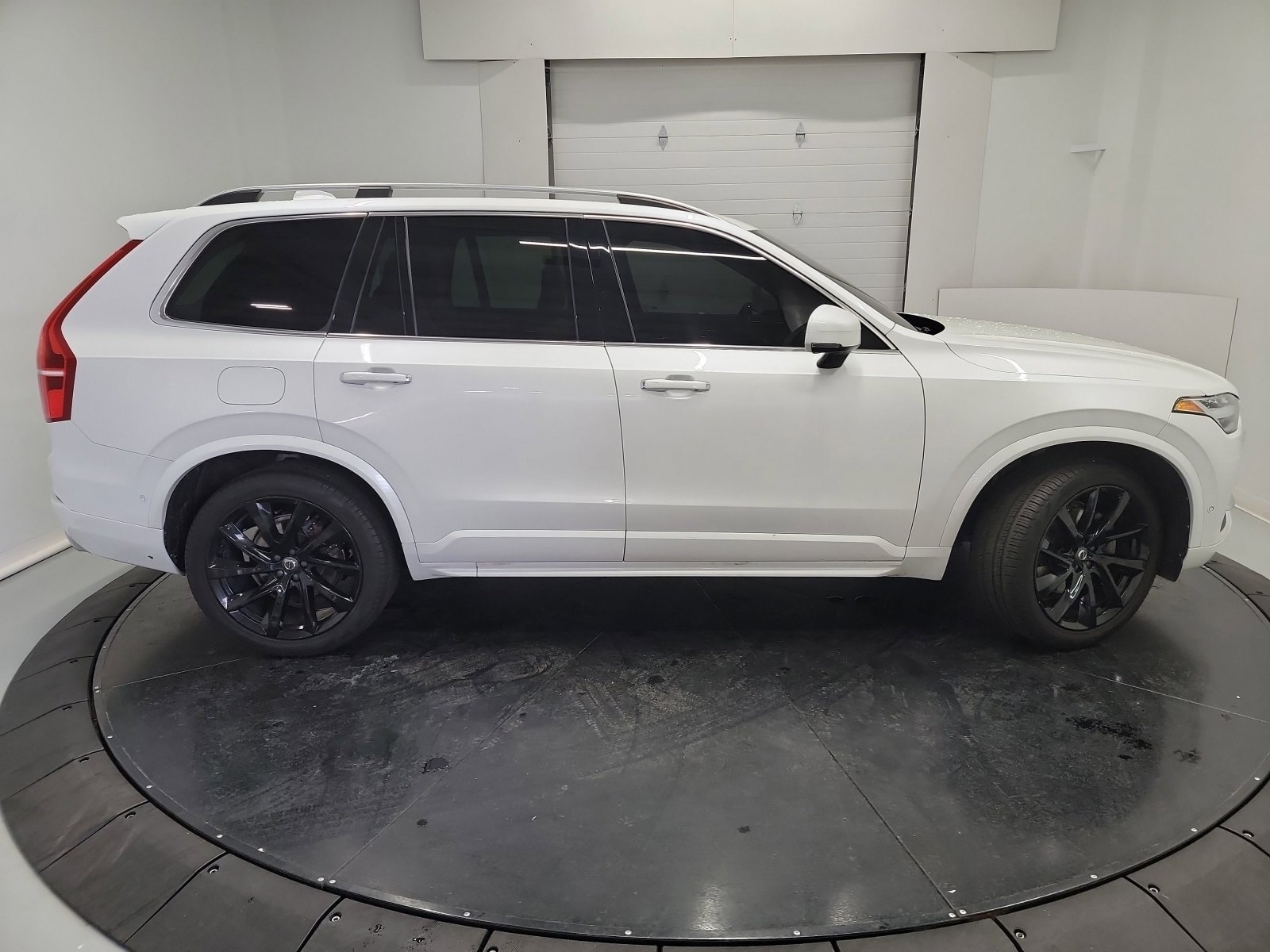 Used 2018 Volvo XC90 T6 Momentum w/ Convenience Package image 11