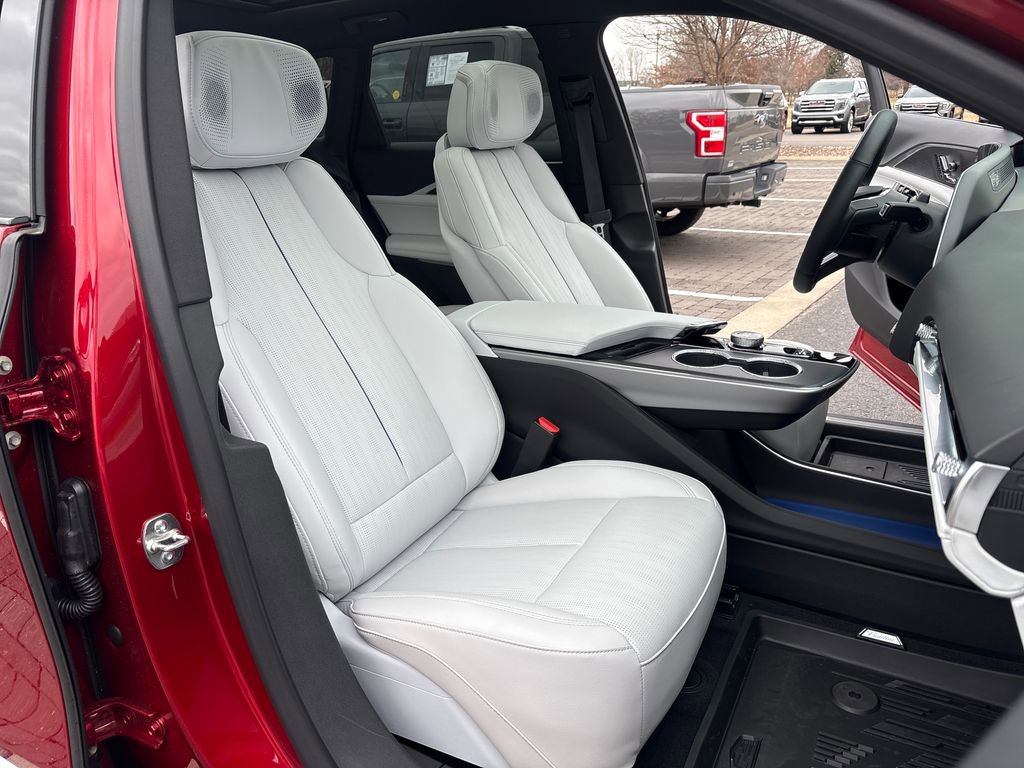 New 2025 Cadillac Lyriq Premium Luxury image 55