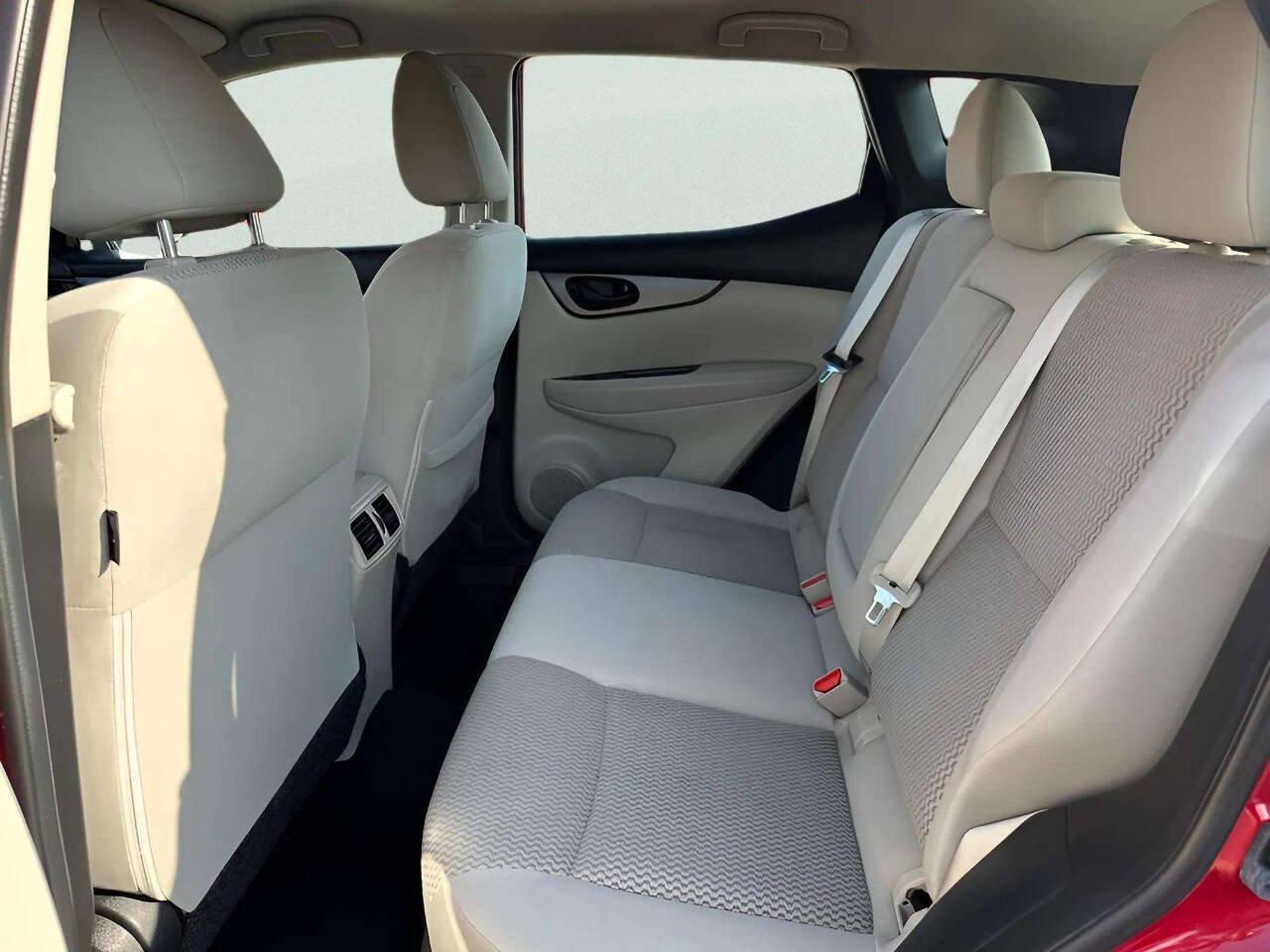 Used 2017 Nissan Rogue Sport S AWD/4WD image 12