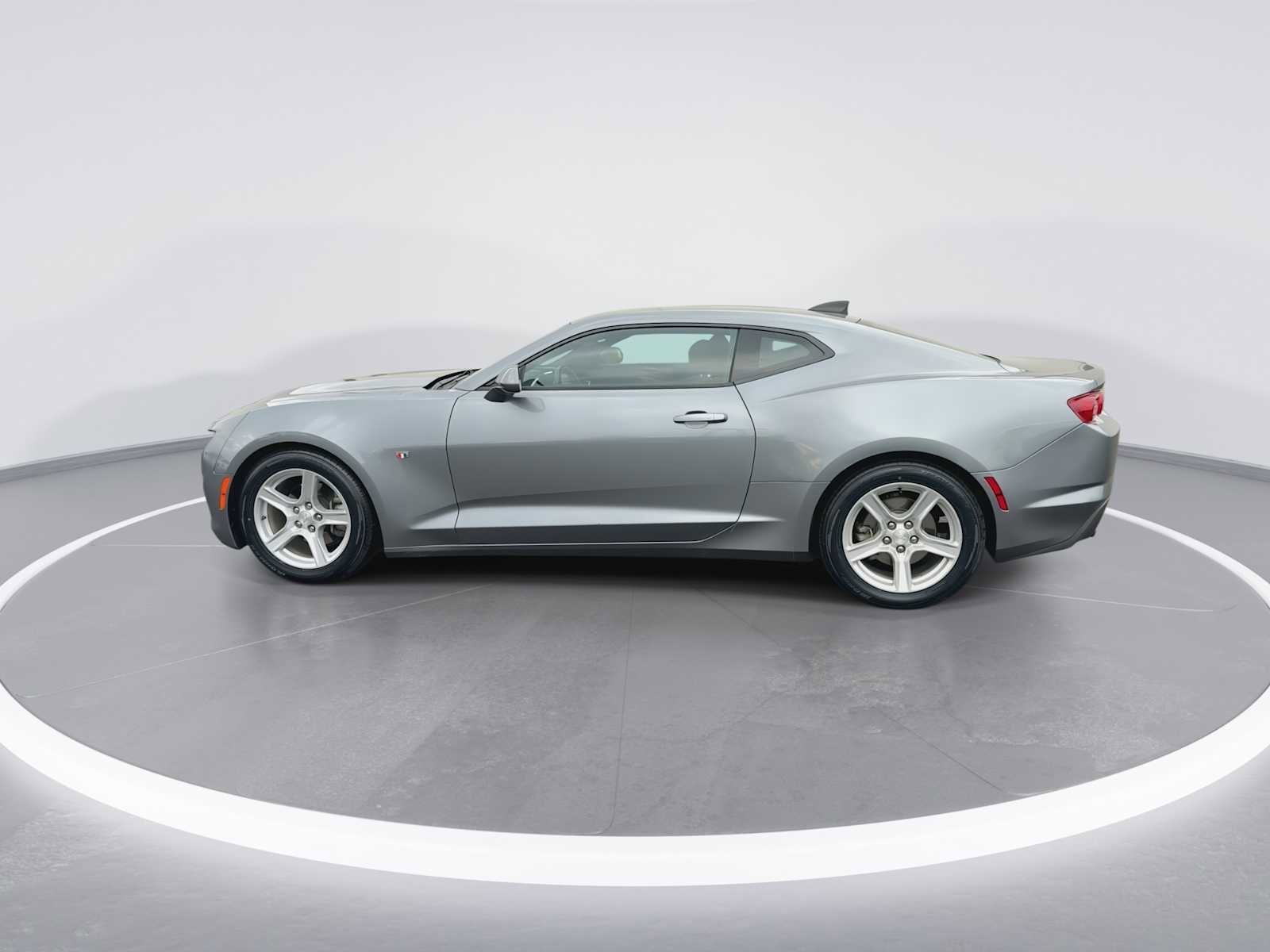 Used 2020 Chevrolet Camaro LT image 5