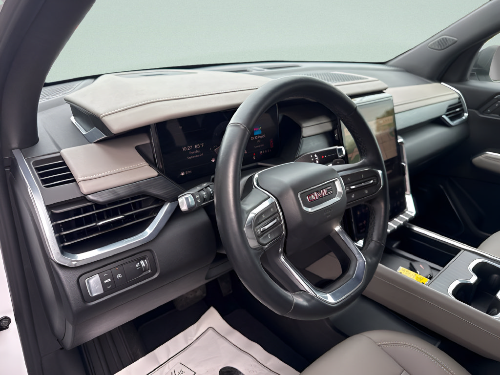 Used 2026 GMC Acadia Elevation w/ Elevation Premium Package FWD image 16