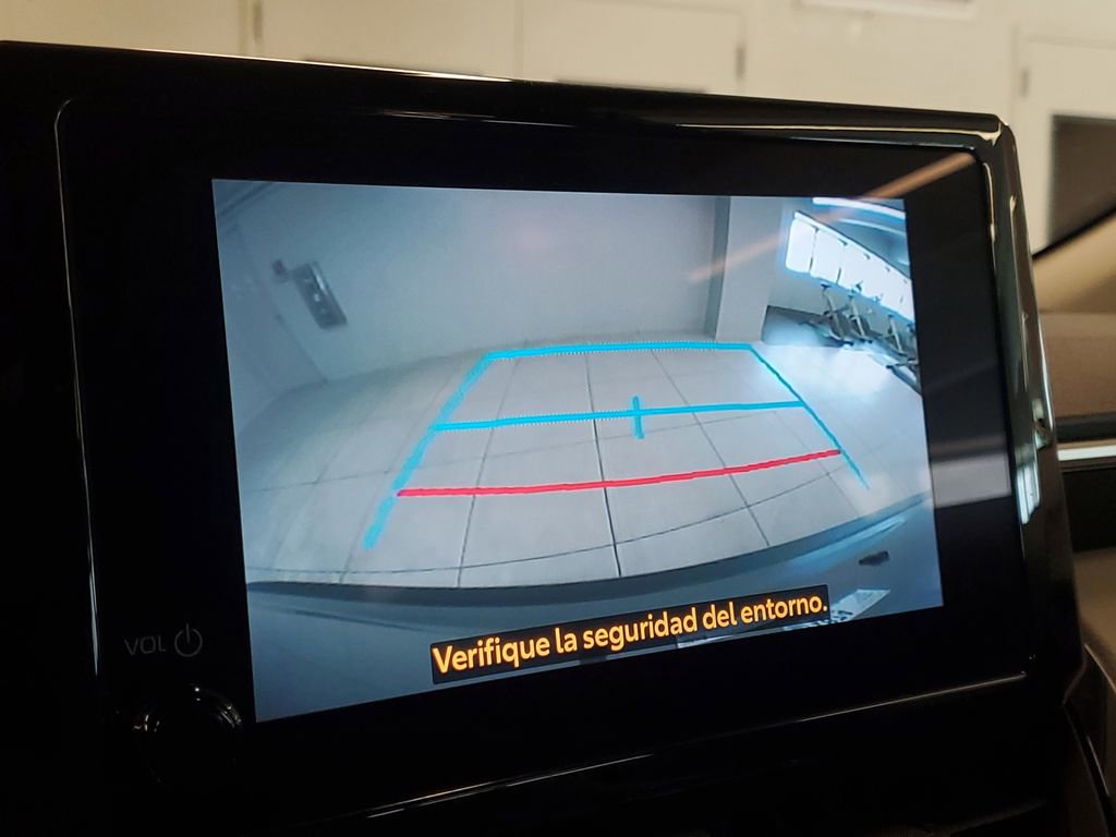 Used 2024 Toyota Corolla Cross LE image 25