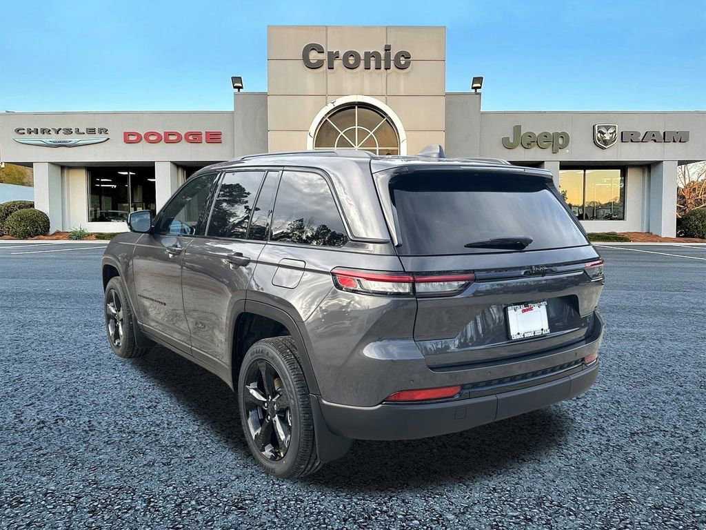 New 2025 Jeep Grand Cherokee Altitude image 5