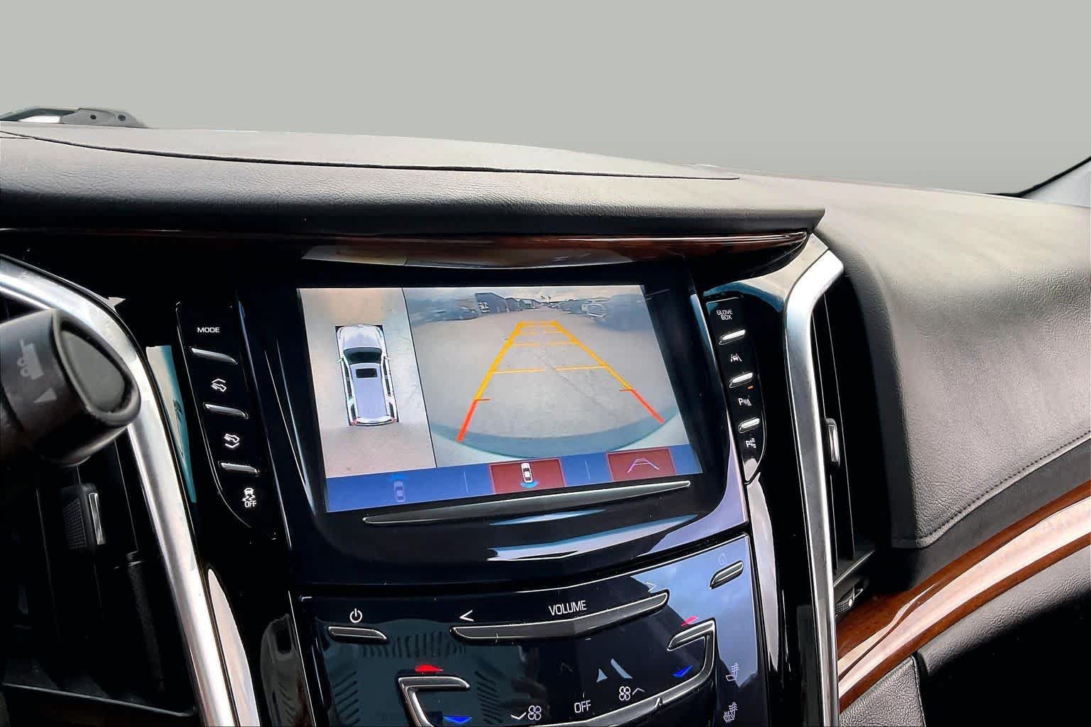 Used 2017 Cadillac Escalade Premium Luxury RWD image 25