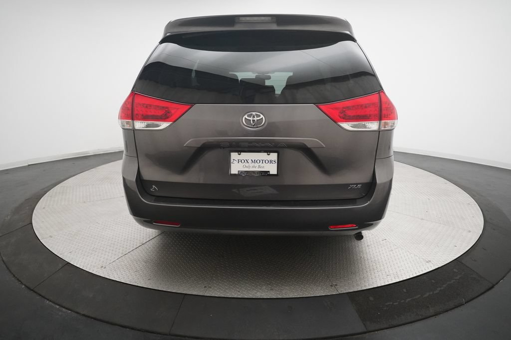 Used 2014 Toyota Sienna XLE FWD image 26