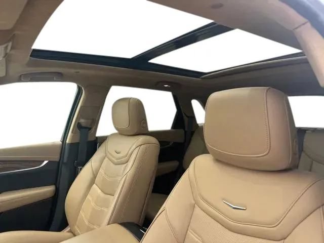 Used 2024 Cadillac XT5 Premium Luxury w/ Platinum Package AWD/4WD image 11
