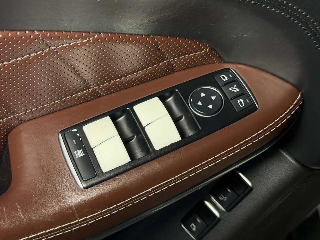 Used 2015 Mercedes-Benz GL 550 4MATIC image 32