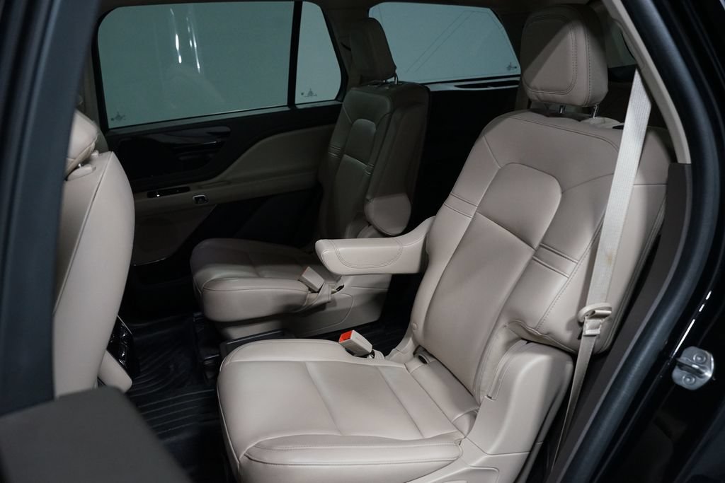 Used 2023 Lincoln Aviator 2WD w/ Premium Package image 28
