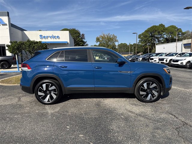 Used 2025 Volkswagen Atlas Cross Sport SE image 4