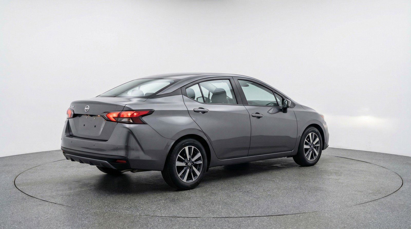 Used 2025 Nissan Versa SV FWD image 9