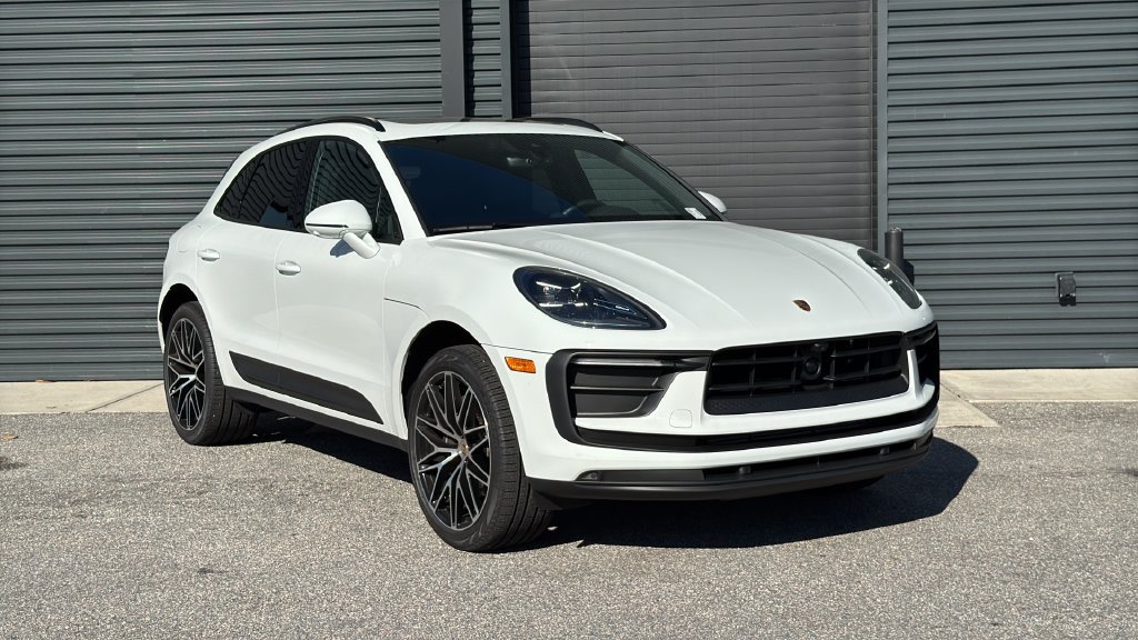 Certified 2026 Porsche Macan AWD/4WD image 21