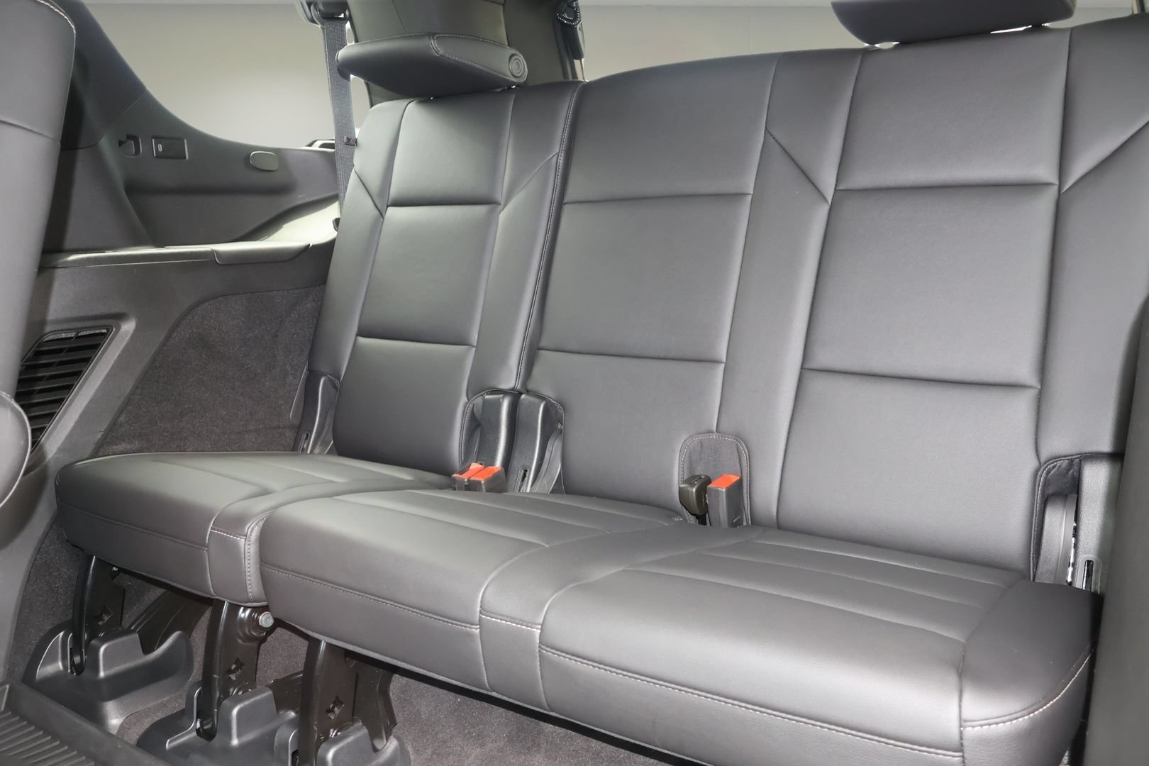 Certified 2022 Cadillac Escalade Luxury RWD image 12