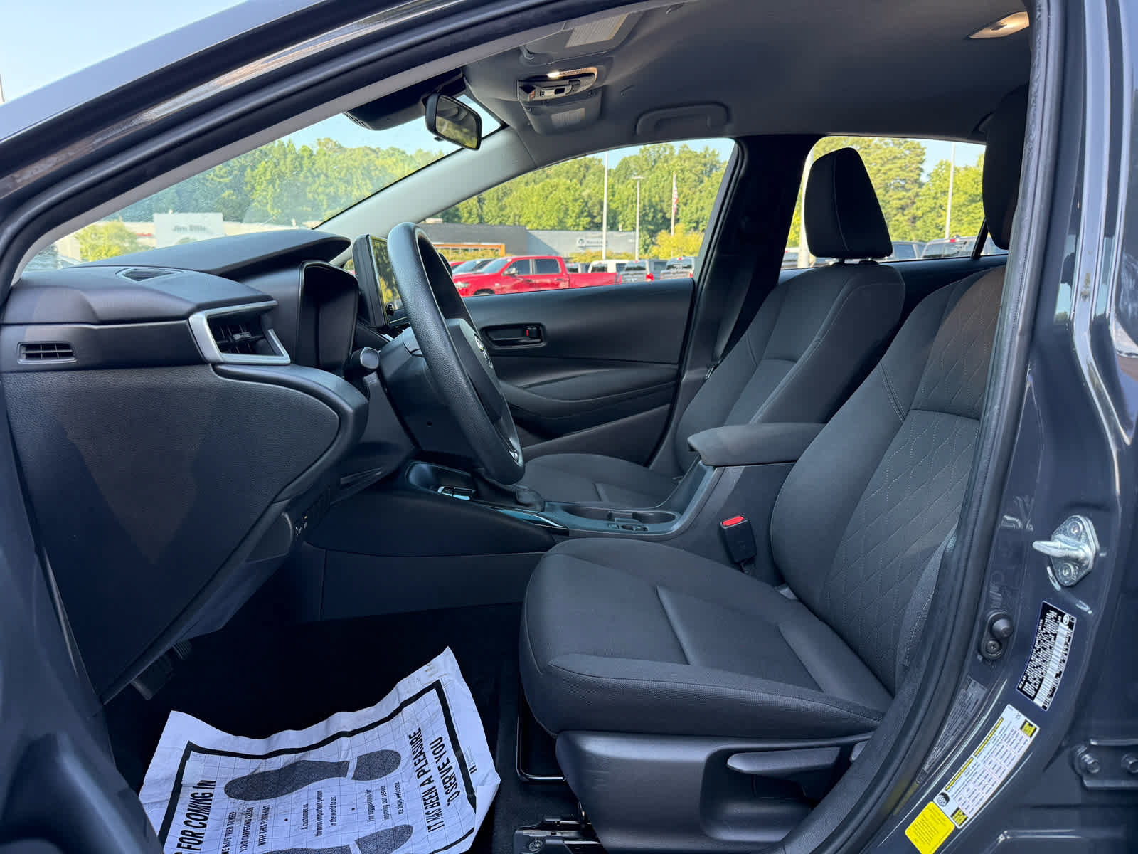 Used 2023 Toyota Corolla LE FWD image 11