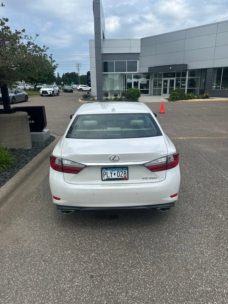 Used 2017 Lexus ES 350 w/ Luxury Package FWD image 5