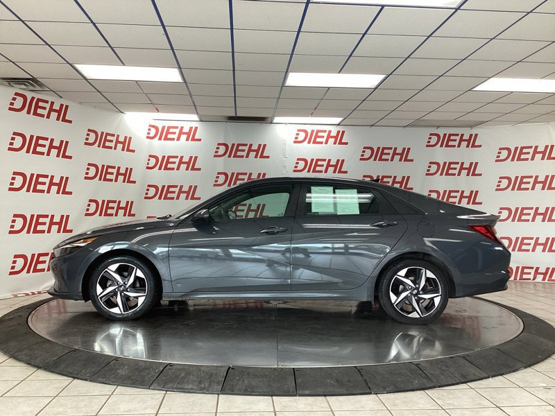 Used 2023 Hyundai Elantra SEL w/ Convenience Package FWD image 4