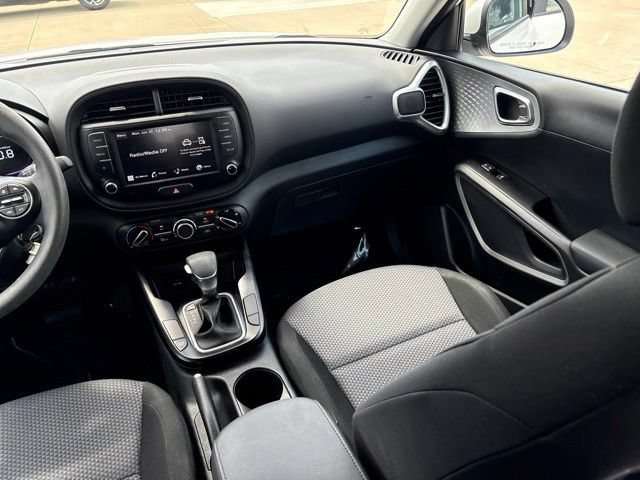 Used 2025 Kia Soul LX FWD image 25