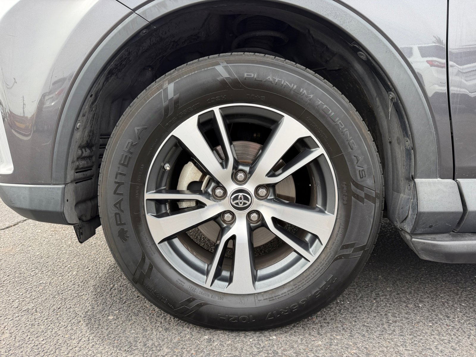 Used 2017 Toyota RAV4 XLE w/ Premium Special Value Package image 24