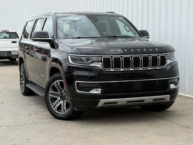 Used 2024 Jeep Wagoneer L Series II RWD image 2
